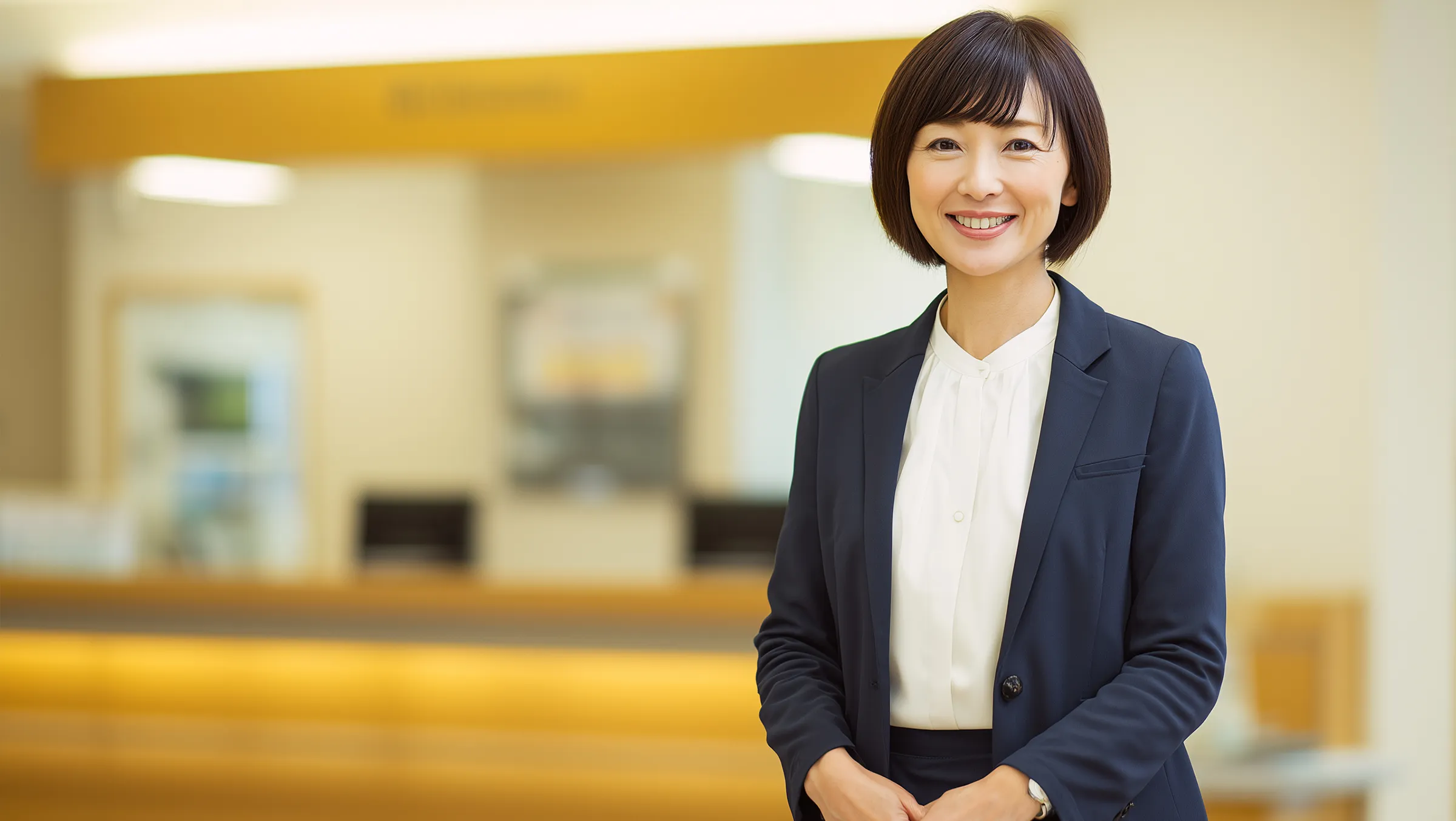 十八親和銀行 パートスタッフ 求人サイト　キービジュアル　ビジネススタッフSさん